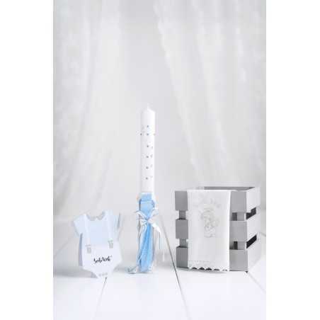 Komplet okrogla krstna sveča beli leseni metuljček + krstni prtiček angel moli + voščilnica bodi