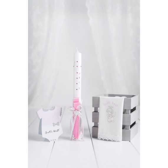 Komplet okrogla krstna sveča beli lesena rožica + krstni prtiček angel moli + voščilnica bodi